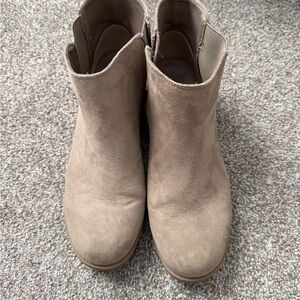 Sonoma Women's Beige Ankle Booties